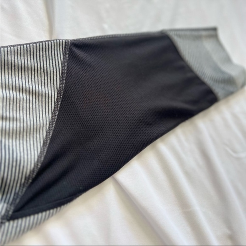 ATHLETA striped leggings. Gray and black size small. Pockets, hidden zipper - Picture 8 of 11